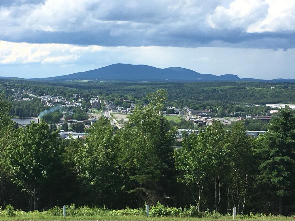 Les Soins De Vicky Hotel Lac-Mégantic Kültér fotó